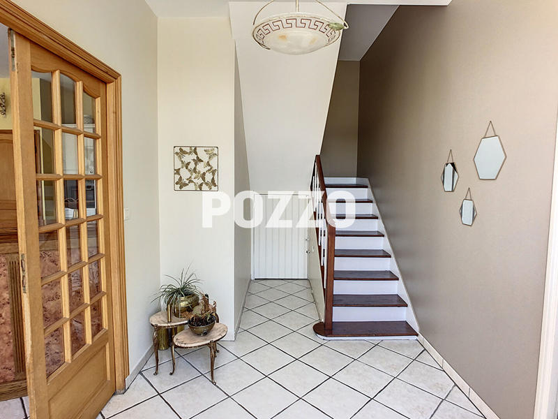 Maison - 295 m² - 10 pièces