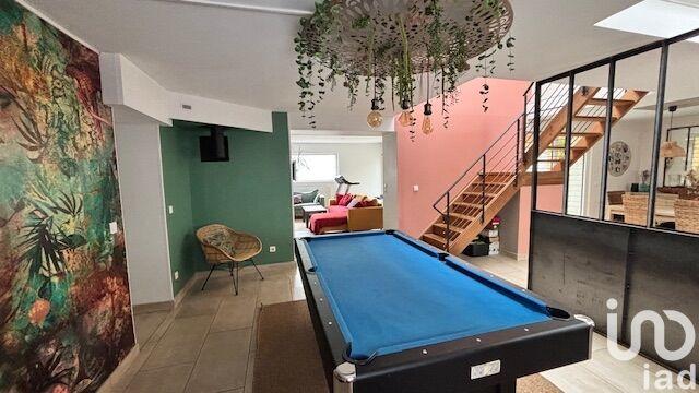 Maison - 296 m² - 12 pièces