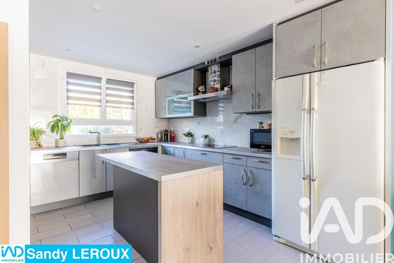 Maison - 90 m² - 5 pièces