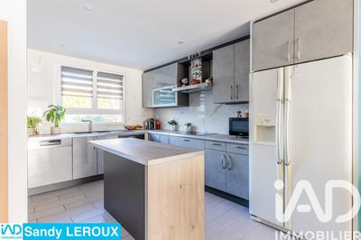 Maison - 90 m² - 5 pièces