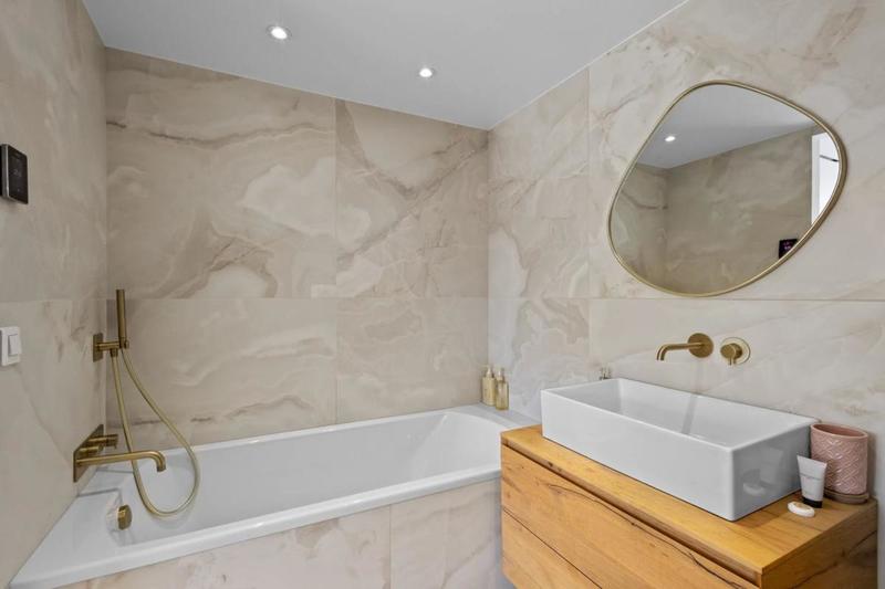 Villa - 204 m² - 6 pièces