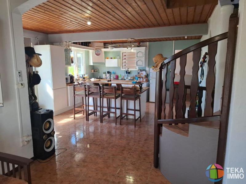 Maison - 185 m² - 8 pièces