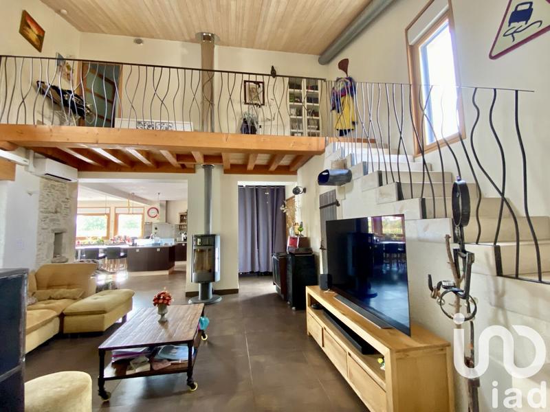 Maison - 244 m² - 9 pièces