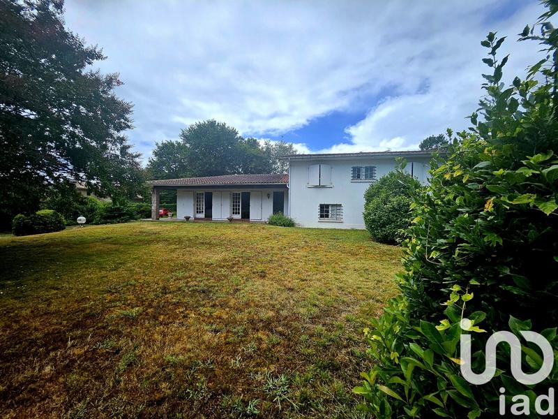 Maison - 207 m² - 6 pièces