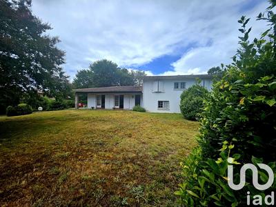 Maison - 207 m² - 6 pièces