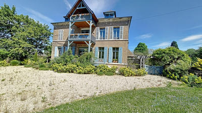 Appartement - 125 m² - 5 pièces