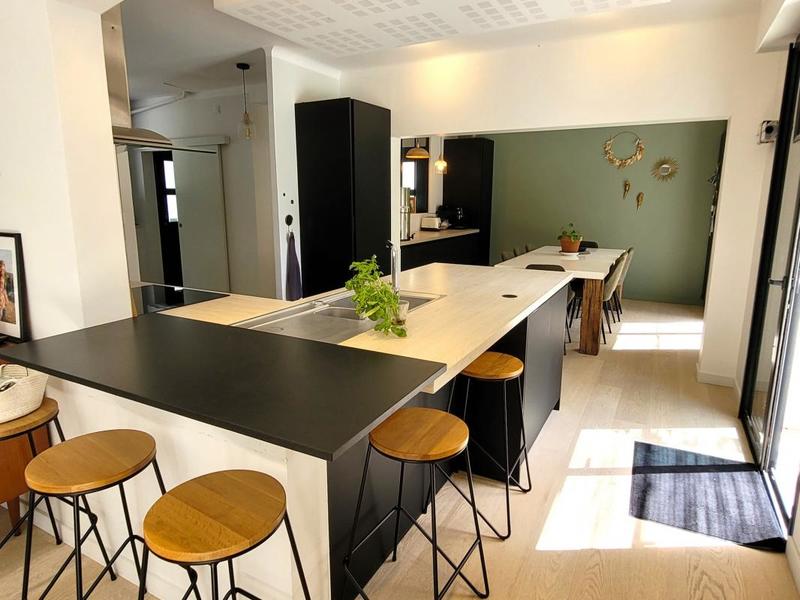 Maison - 250 m² - 11 pièces