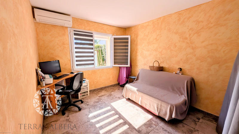 Villa - 100 m² - 5 pièces