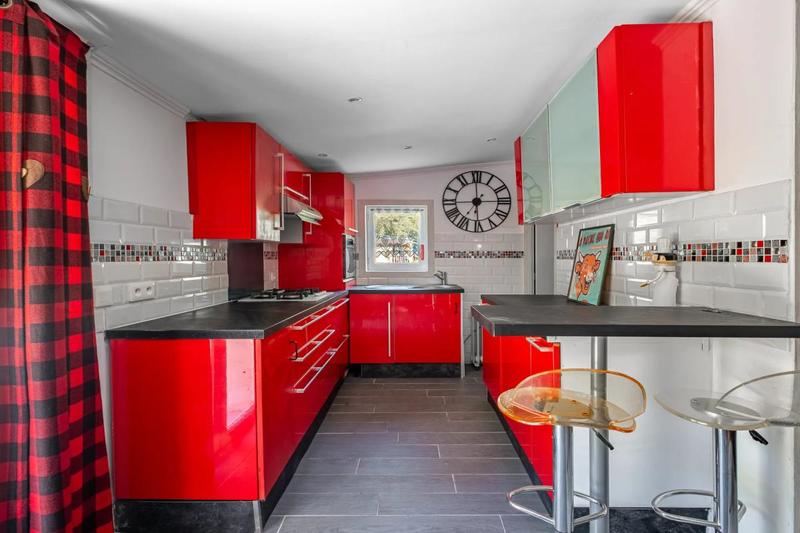 Maison - 157 m² - 7 pièces