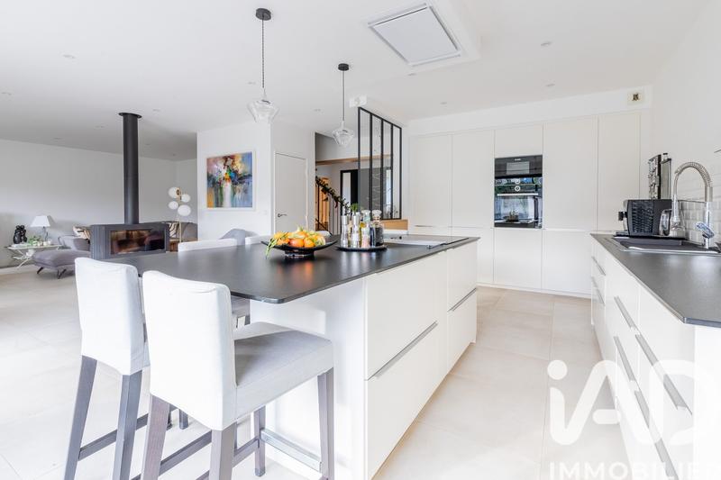 Maison - 200 m² - 7 pièces