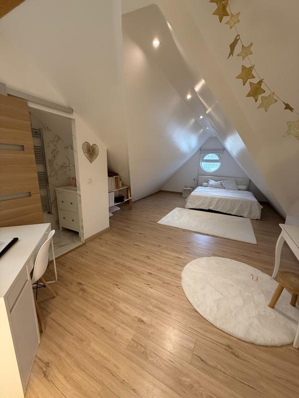 Maison - 253 m² - 11 pièces