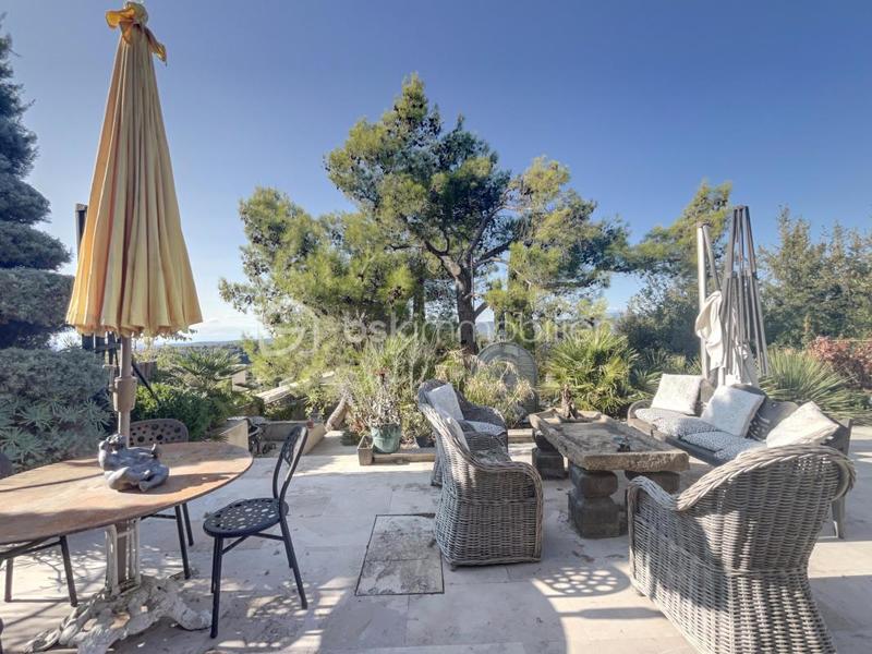 Demeure - 186 m² - 7 pièces