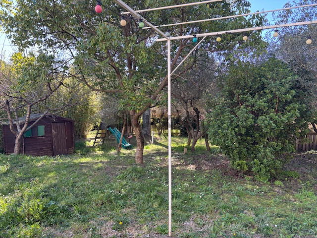 Maison - 221 m² - 7 pièces