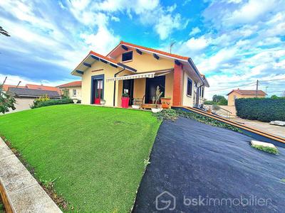 Maison traditionnelle - 130 m² - 5 pièces