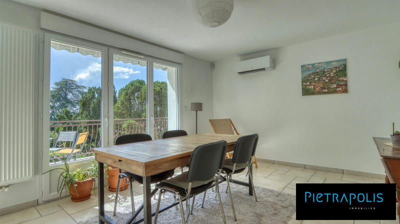 Maison - 220 m² - 9 pièces