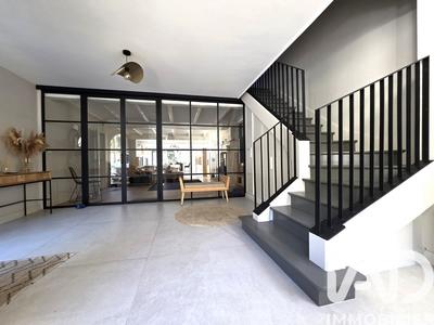 Maison - 210 m² - 7 pièces