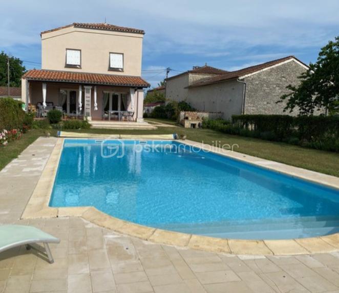 Maison - 194 m² - 8 pièces