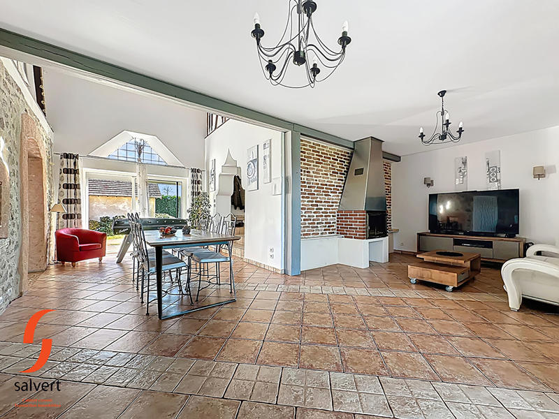 Maison - 201 m² - 6 pièces