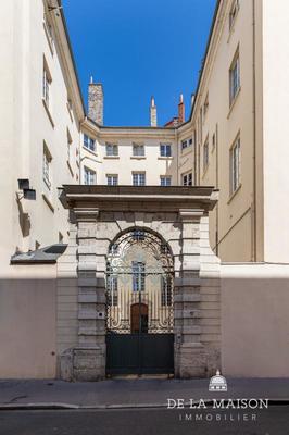 Appartement - 265 m² - 7 pièces