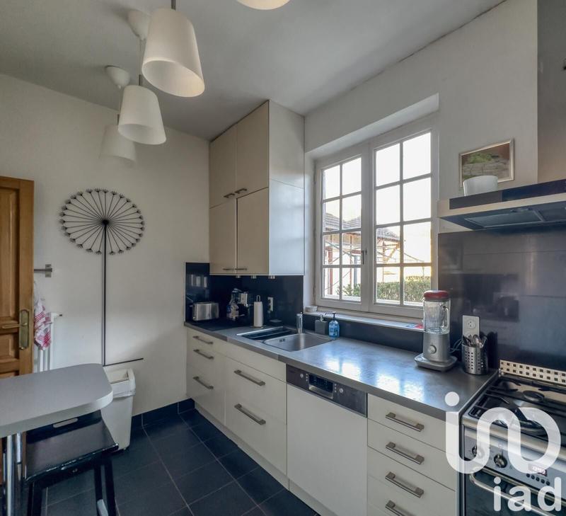 Maison - 317 m² - 10 pièces