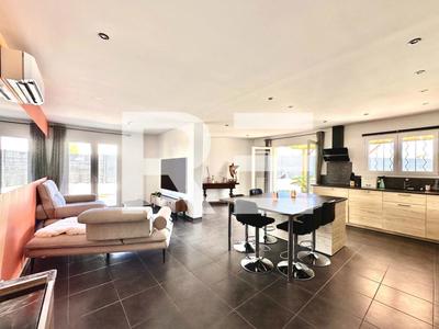 Villa - 90 m² - 4 pièces