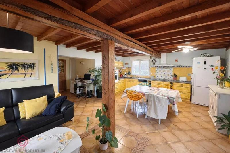 Propriété - 130 m² - 6 pièces