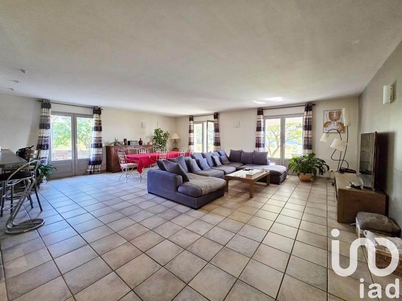 Maison - 228 m² - 9 pièces