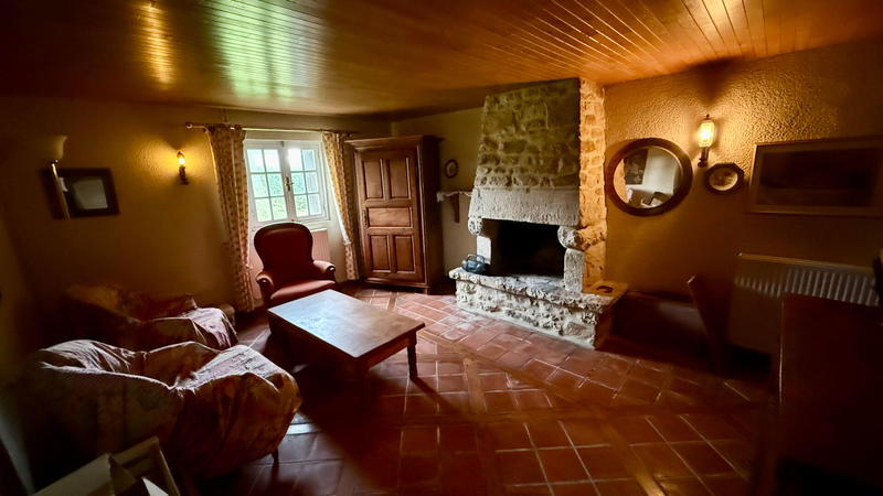 Maison - 1 200 m² - 6 pièces