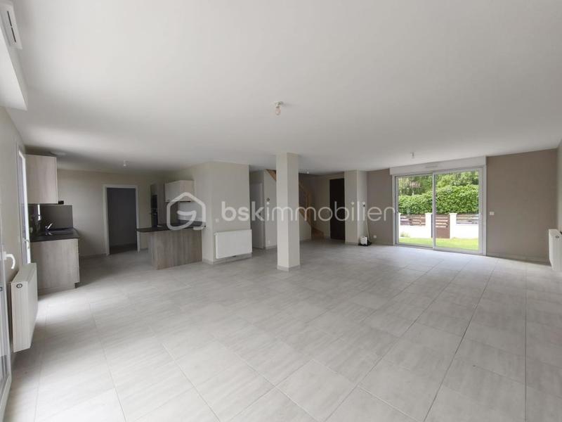 Maison traditionnelle - 140 m² - 5 pièces