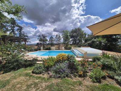 Maison - 292 m² - 8 pièces