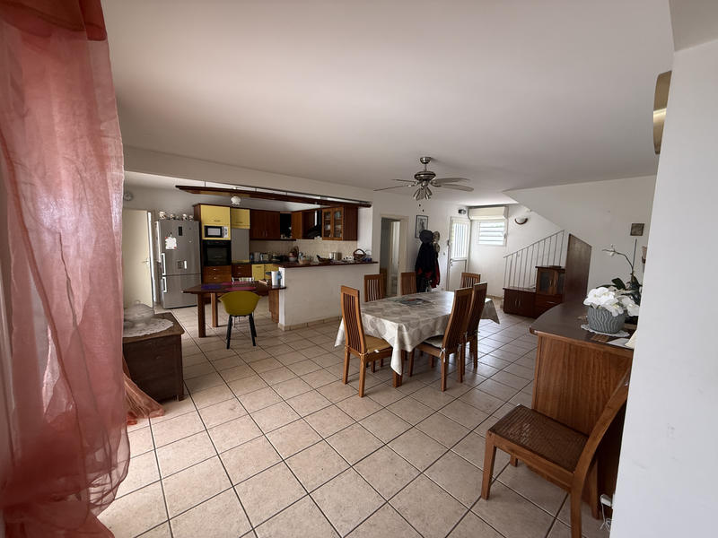 Maison - 181 m² - 1 pièce