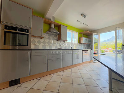 Maison - 170 m² - 8 pièces