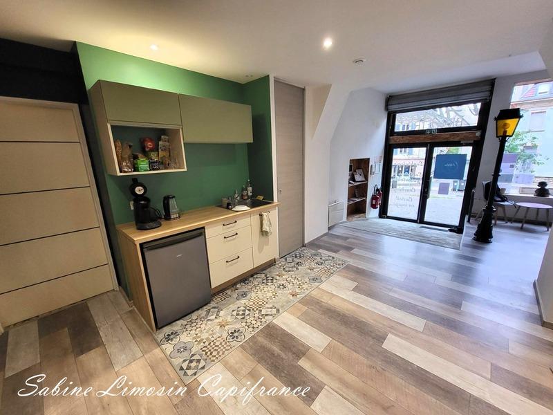 Local commercial - 95 m² - 6 pièces