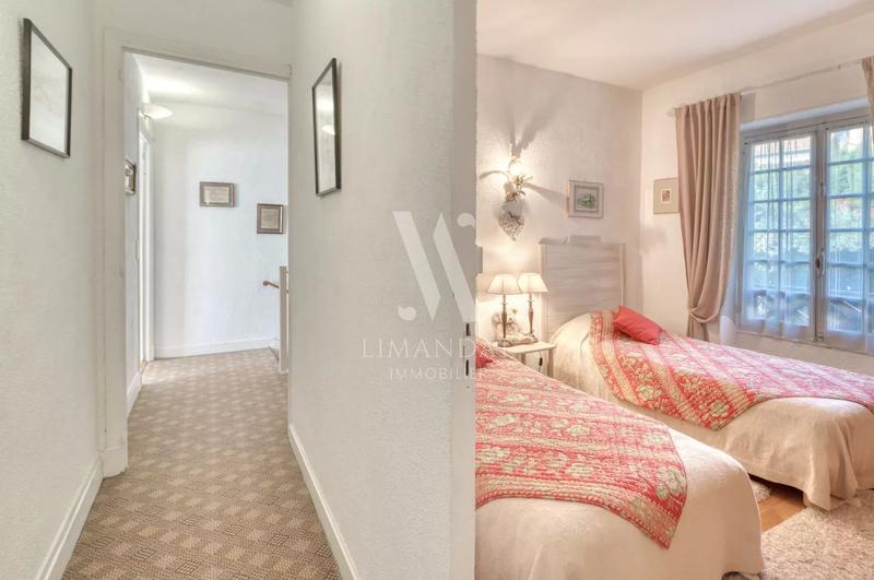 Appartement - 142 m² - 6 pièces