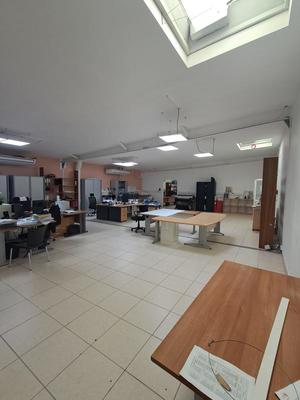 Entrepôt - 1 426 m²