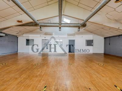 Local commercial - 741 m²