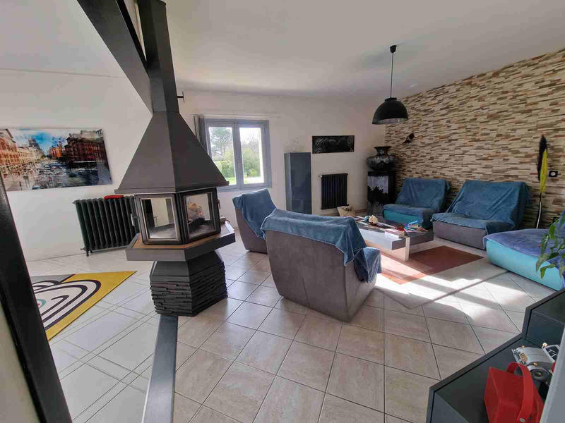 Maison - 255 m² - 8 pièces