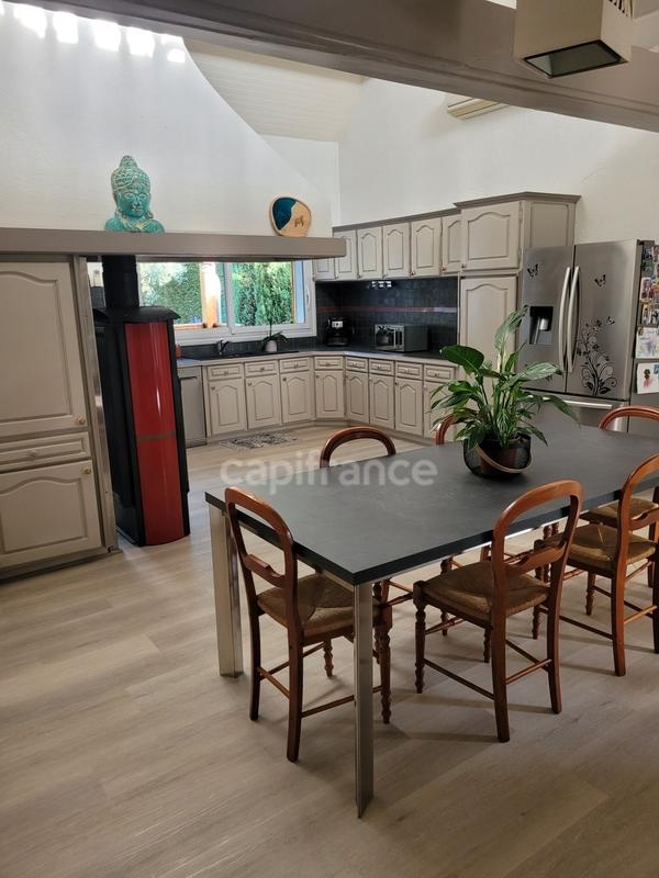 Maison - 298 m² - 8 pièces