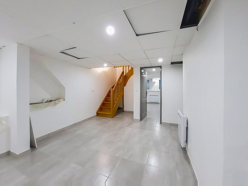 Local d'activités - 120 m² - 5 pièces