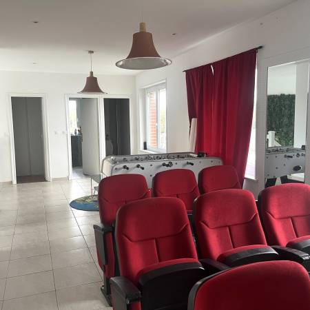 Maison - 216 m² - 8 pièces