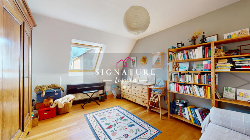 Maison - 212 m² - 9 pièces