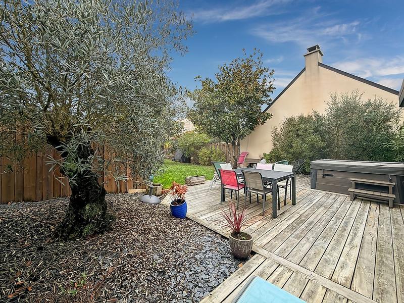 Demeure - 161 m² - 6 pièces