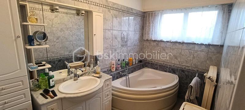 Maison - 125 m² - 6 pièces