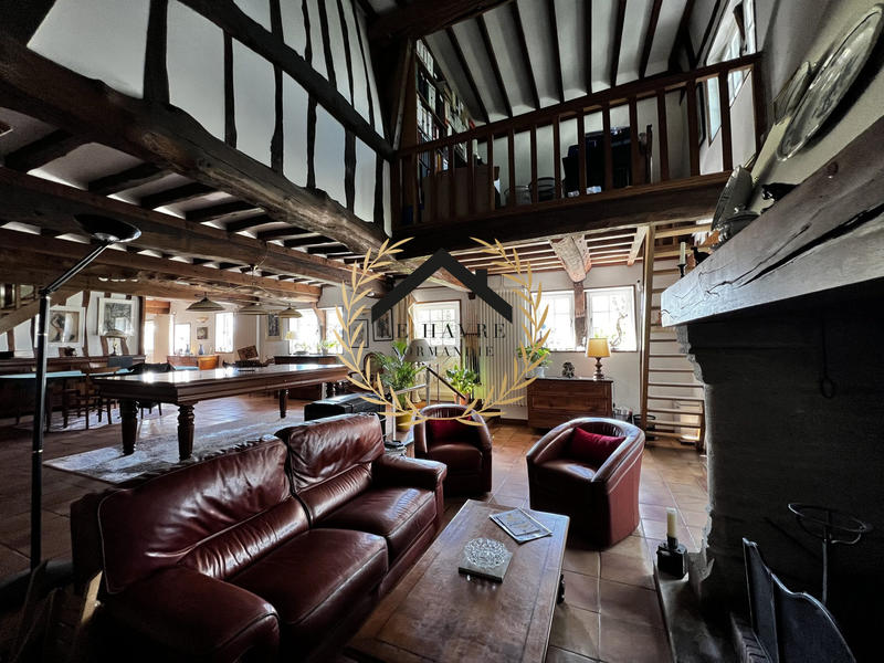 Maison - 253 m² - 10 pièces