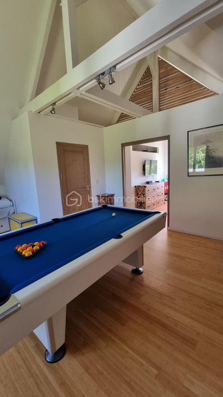 Maison traditionnelle - 180 m² - 5 pièces