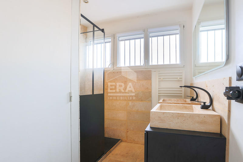 Maison - 180 m² - 9 pièces