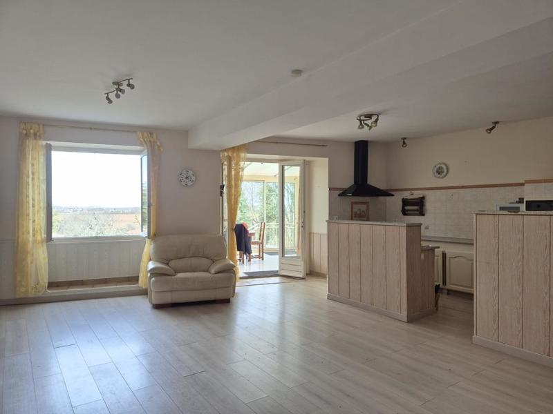 Maison - 195 m² - 6 pièces