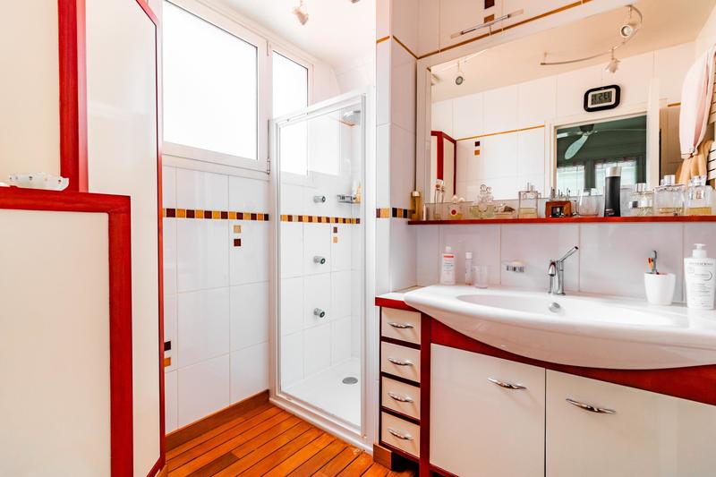 Villa - 218 m² - 10 pièces