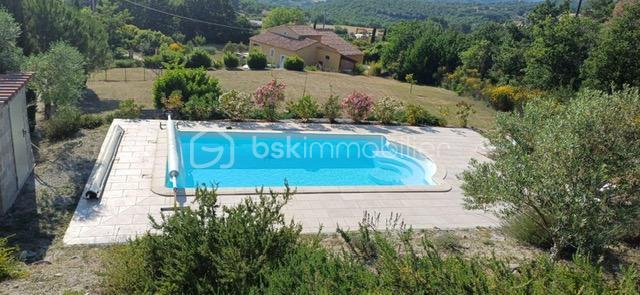 Château - 177 m² - 6 pièces