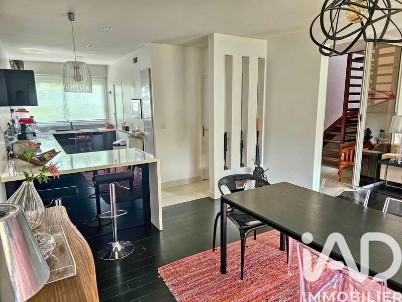 Maison - 104 m² - 4 pièces